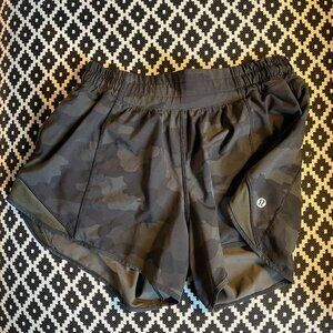 Lululemon's Hotty Hot Low-Rise Lined Short 2.5" - Camo Green/Black